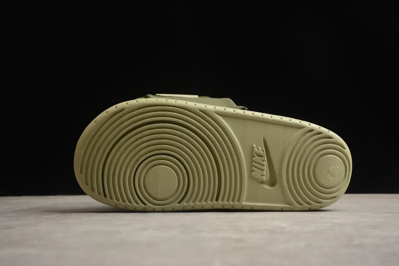 Nike Army Green Beige 模压泡沫鞋底 宽织物带拖鞋 10