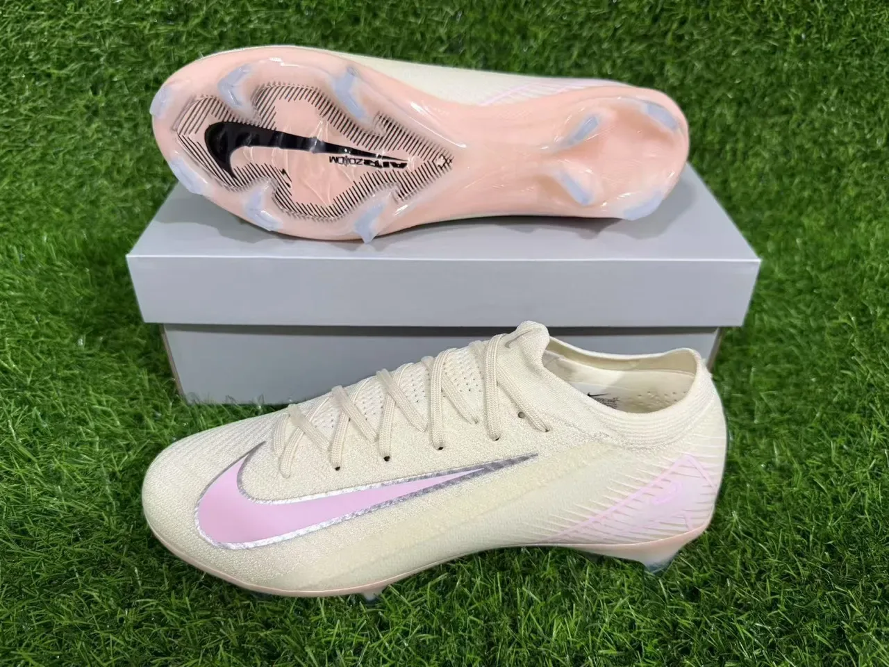 Nike Beige Rose Knit Upper Low-Cut Firm-Ground Chaussures de Football 5