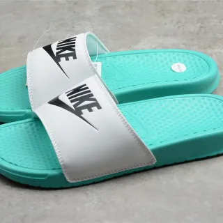 Nike Benassi JDI أبيض وفيروزي نعال