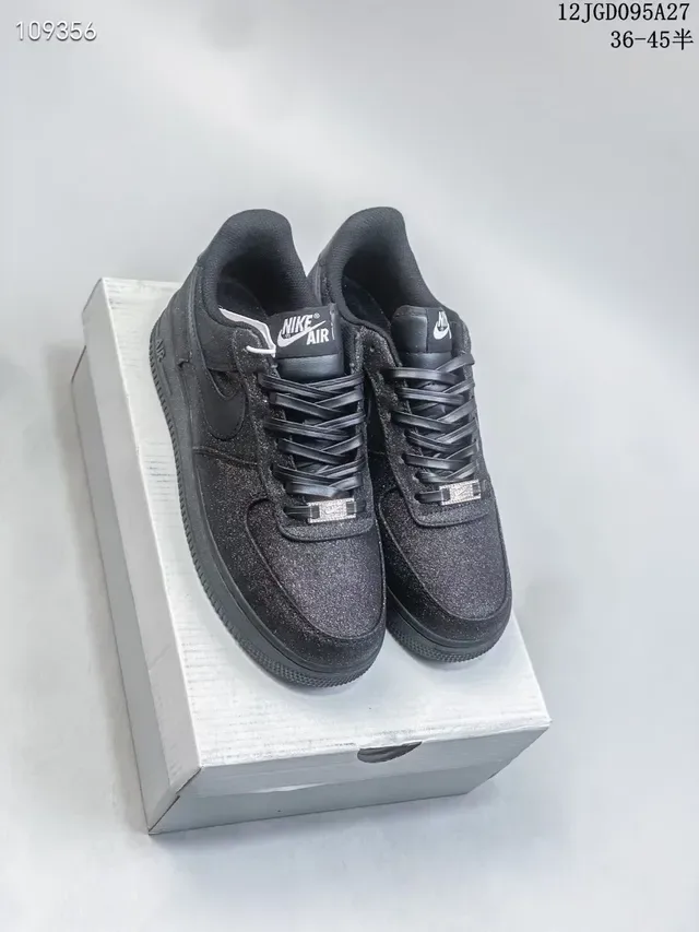 Nike Zapatillas Lifestyle Negras Low-Top con Acabado Glitter 2