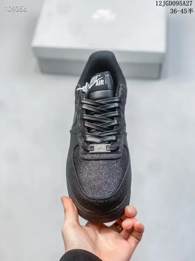 Nike Zapatillas Lifestyle Negras Low-Top con Acabado Glitter 3