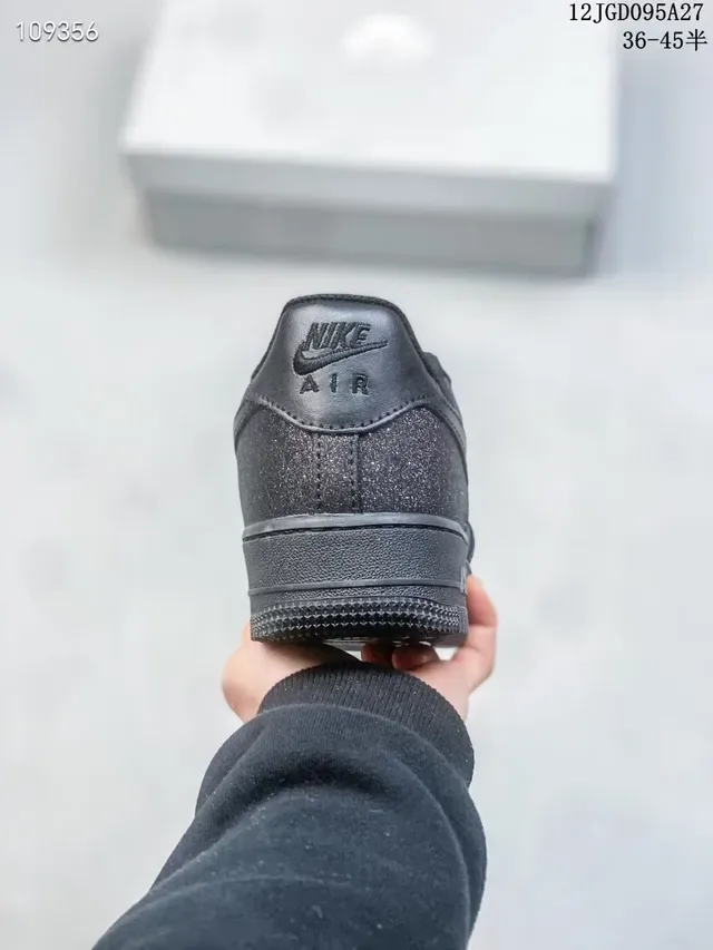 Nike Zapatillas Lifestyle Negras Low-Top con Acabado Glitter 5