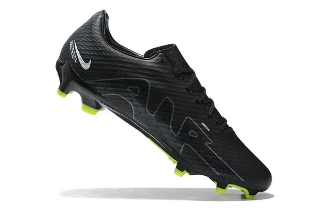 Nike Black Green Carbon-Fiber Upper Texture Low-Cut Silhouette Firm-Ground Soccer Shoes 3