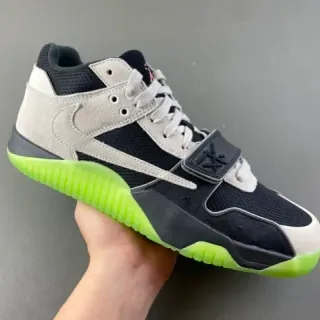 Nike أحذية رياضية ستايل حياة سوداء وخضراء عالية بنظام الربط المزدوج