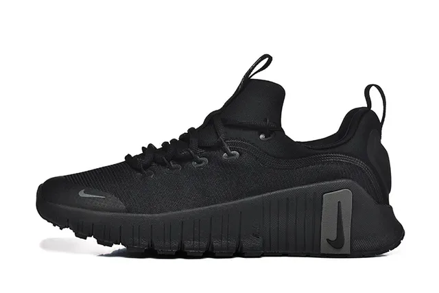 Nike Black Knit Upper Sculpted Midsole Lifestyle Sneakers 6