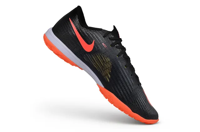 Nike Black Orange Flyweave Knit Upper Low-Cut Collar Turf Soccer Shoes 3