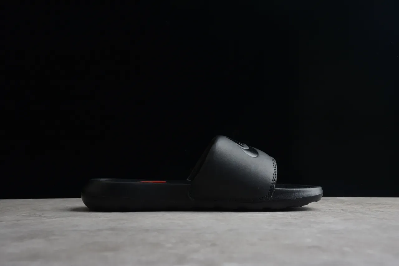 Nike 黑色橙色模制橡胶单宽带拖鞋 11