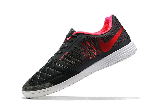 Nike Zapatos de fútbol indoor con puntera acolchada perforada sintética negra y rosa 15