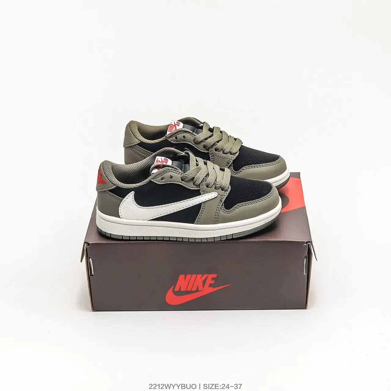 Nike Black White Low-Top Deconstructed Lifestyle Sneakers 22