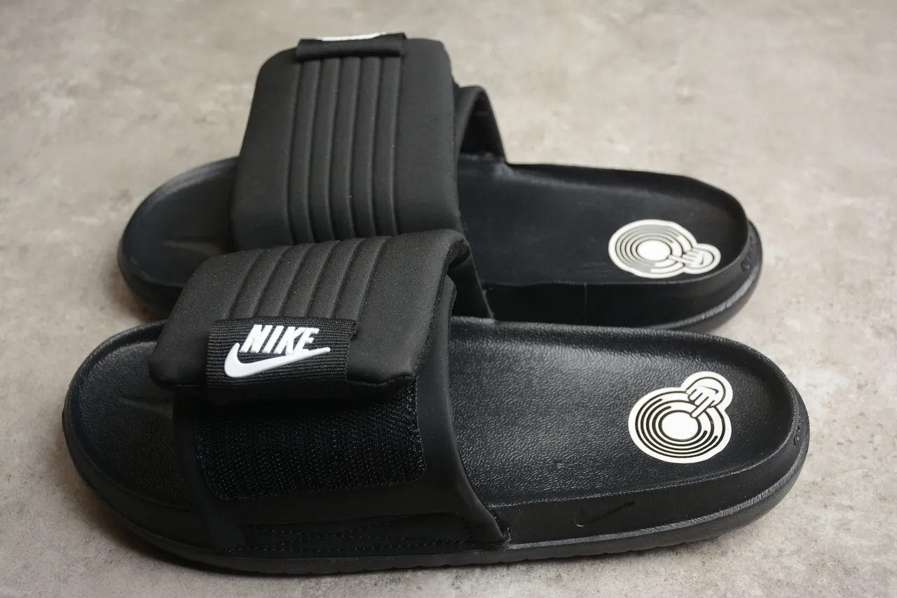 Nike Black White Single-Strap Padded Velcro Closure Slippers 8