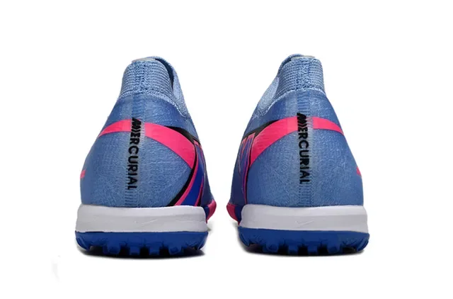 نيكي أحذية كرة القدم تورف كولار dynamic fit upper knit أزرق وردي 4