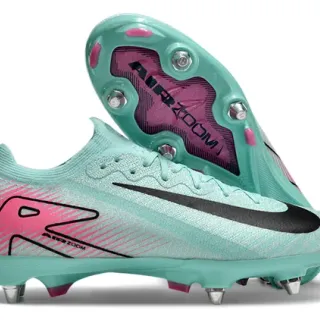 Nike Chaussures de football bleu rose en knit graphique dynamique pour terrain ferme