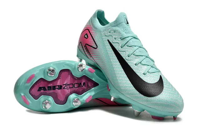 Nike Chaussures de football bleu rose en knit graphique dynamique pour terrain ferme 3