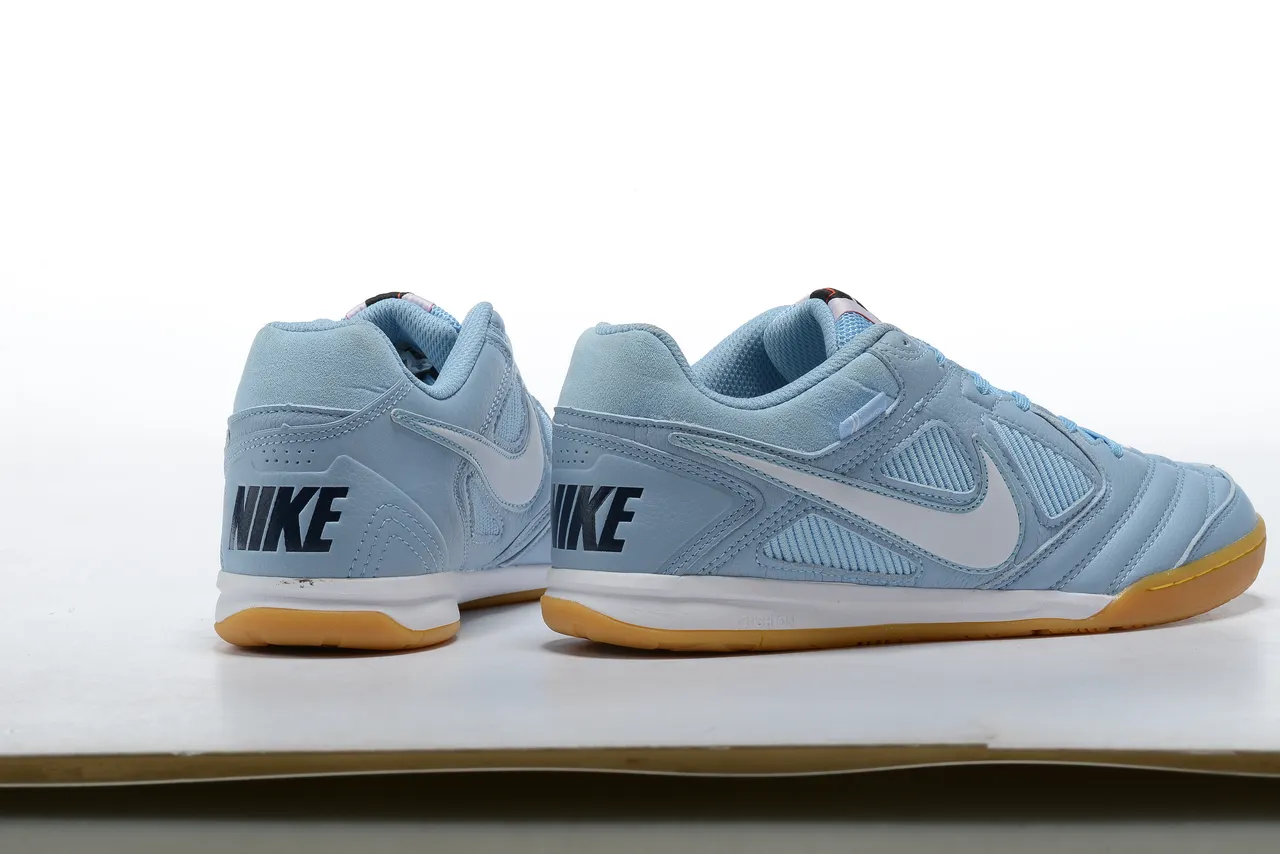 Nike Zapatos de fútbol indoor low-top con upper de cuero-malla híbrido color azul blanco 2