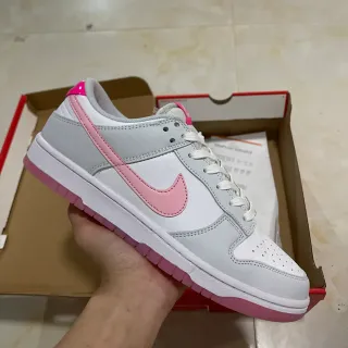 Nike Dunk Low أبيض رمادي وردي أسلوب حياة أحذية رياضية