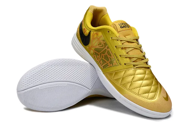 Nike Gold Black أحذية كرة القدم الداخلية مع غطاء أصبع مخملي أعلى صناعي معدني 18