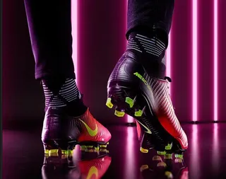 Nike 绿色黑色 低帮 合成革鞋面 带纹理 钉地足球鞋 22