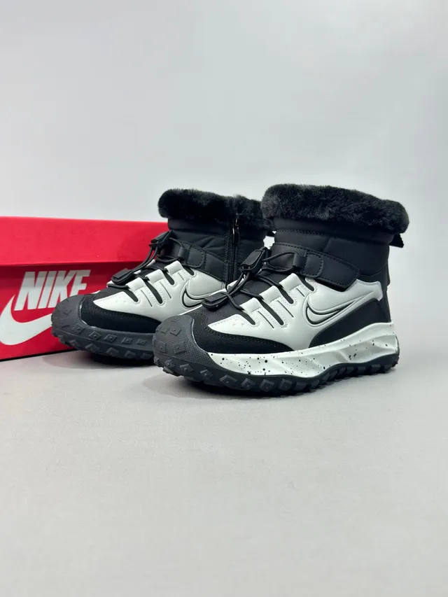 Nike 保暖毛边高帮雪靴 3