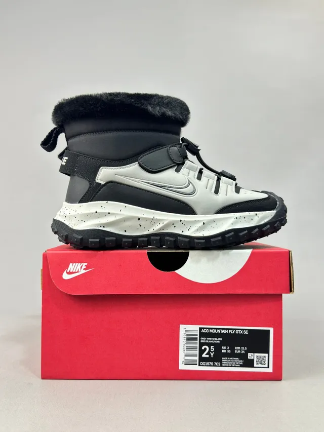 Nike 保暖毛边高帮雪靴 4