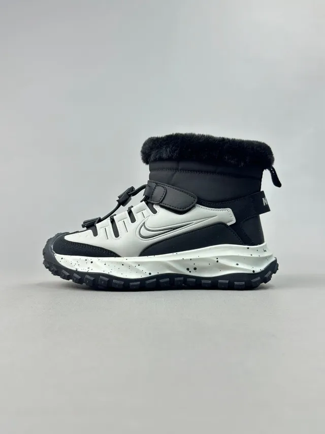 Nike 保暖毛边高帮雪靴 6