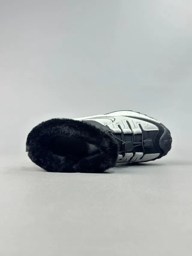 Nike 保暖毛边高帮雪靴 8