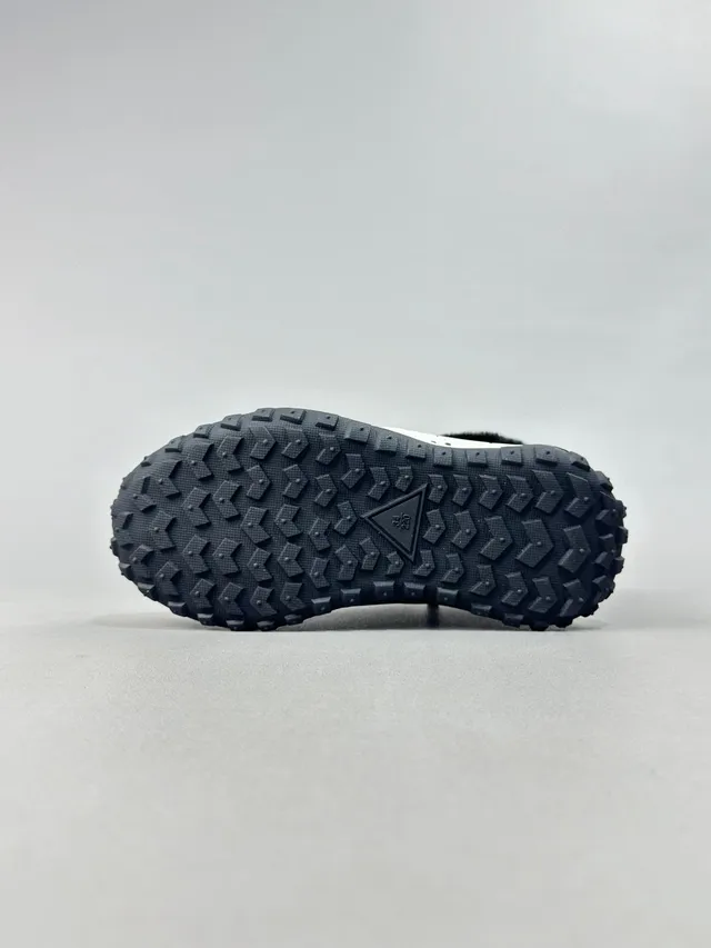 Nike 保暖毛边高帮雪靴 9