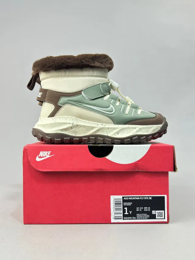 Nike 保暖毛边高帮雪靴 11