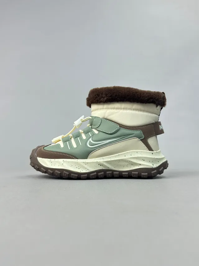 Nike 保暖毛边高帮雪靴 13
