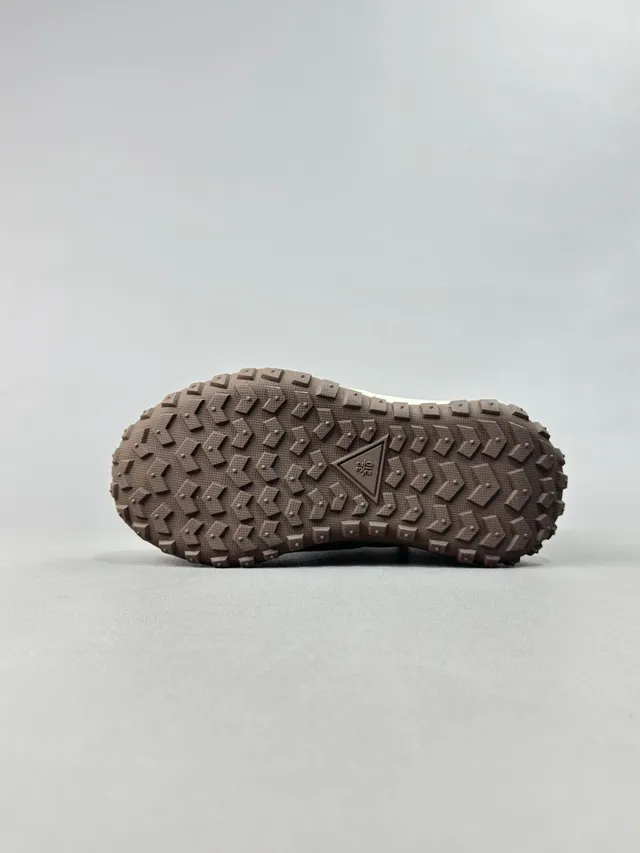 Nike 保暖毛边高帮雪靴 17