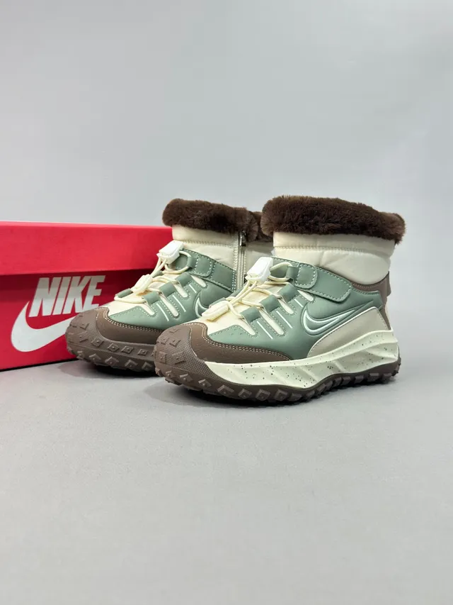 Nike 保暖毛边高帮雪靴 18