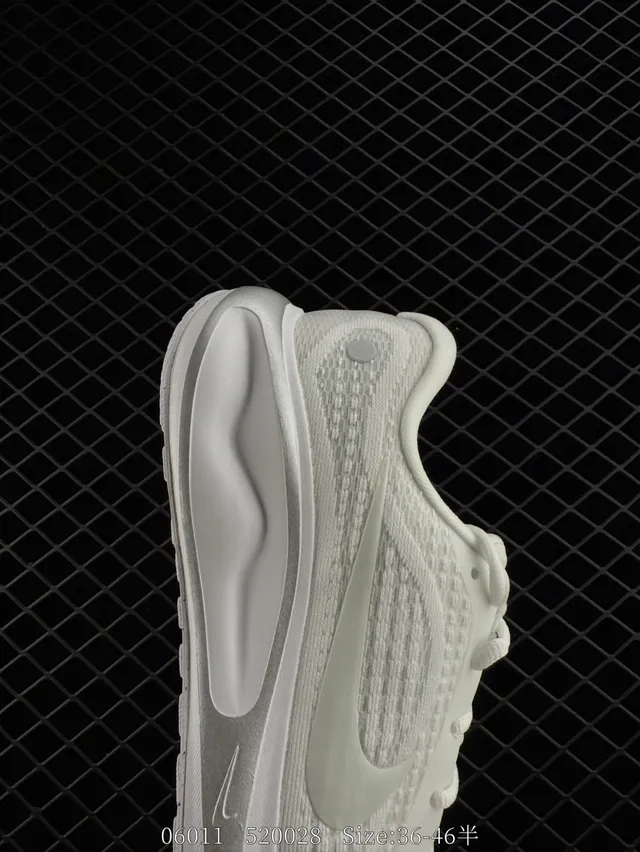 Nike Journey Run Branco e Cinza Tênis de corrida 4