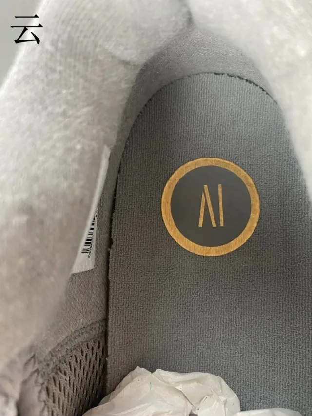 Nike Kobe 篮球鞋 单色灰 高帮篮球鞋 8