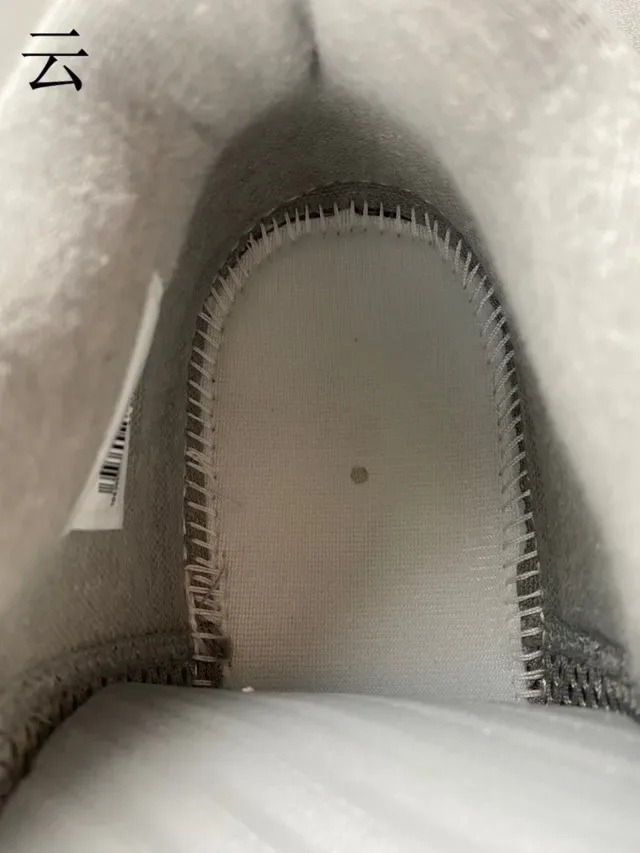 Nike Kobe 篮球鞋 单色灰 高帮篮球鞋 9