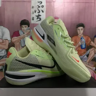 Nike লাইট গ্রিন ব্ল্যাক মেশ-এন্ড-সিন্থেটিক উপর লো-টপ বাস্কেটবল শু