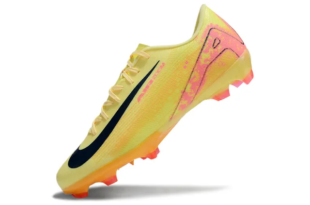 Nike Mercurial Vapor Jaune Rose Haut Synthétique Coupe Basse Colorway Vibrant Terrain Ferme Chaussures de Football 3