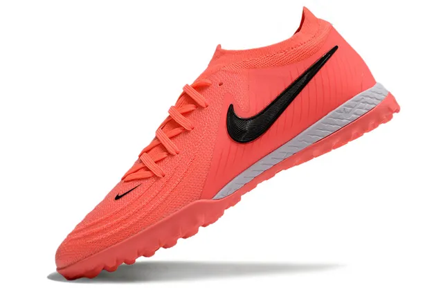 Nike Tênis de futebol laranja e preto com upper de malha, gola baixa para gramado artificial 3