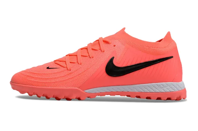 Nike Tênis de futebol laranja e preto com upper de malha, gola baixa para gramado artificial 7