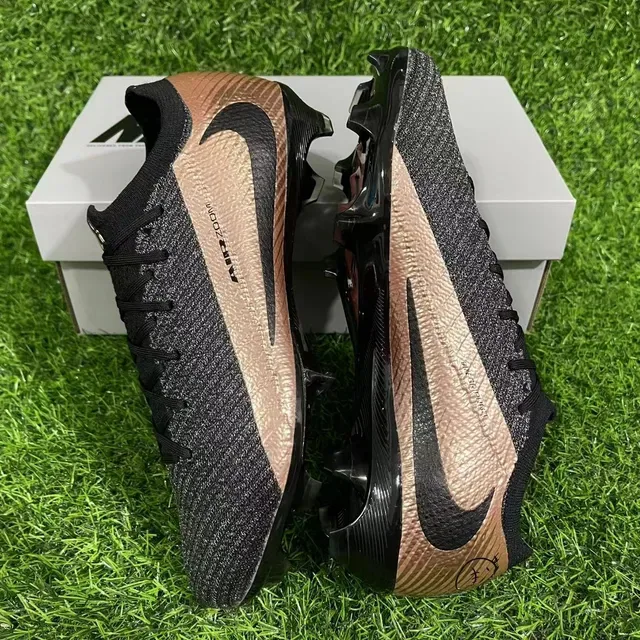 Nike Phantom GT Air Zoom Noir Cuivre Chaussures de football Terrain Ferme 4