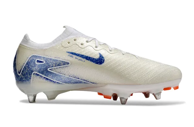 Nike Phantom GT 米色蓝针织鞋面 半透明鞋底 硬地足球鞋 7
