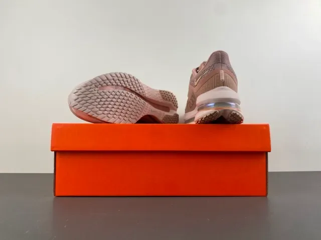 Nike गोलापि बीज किनिट उपर दृश्यमान Air Zoom Unit रनिंग शु 16