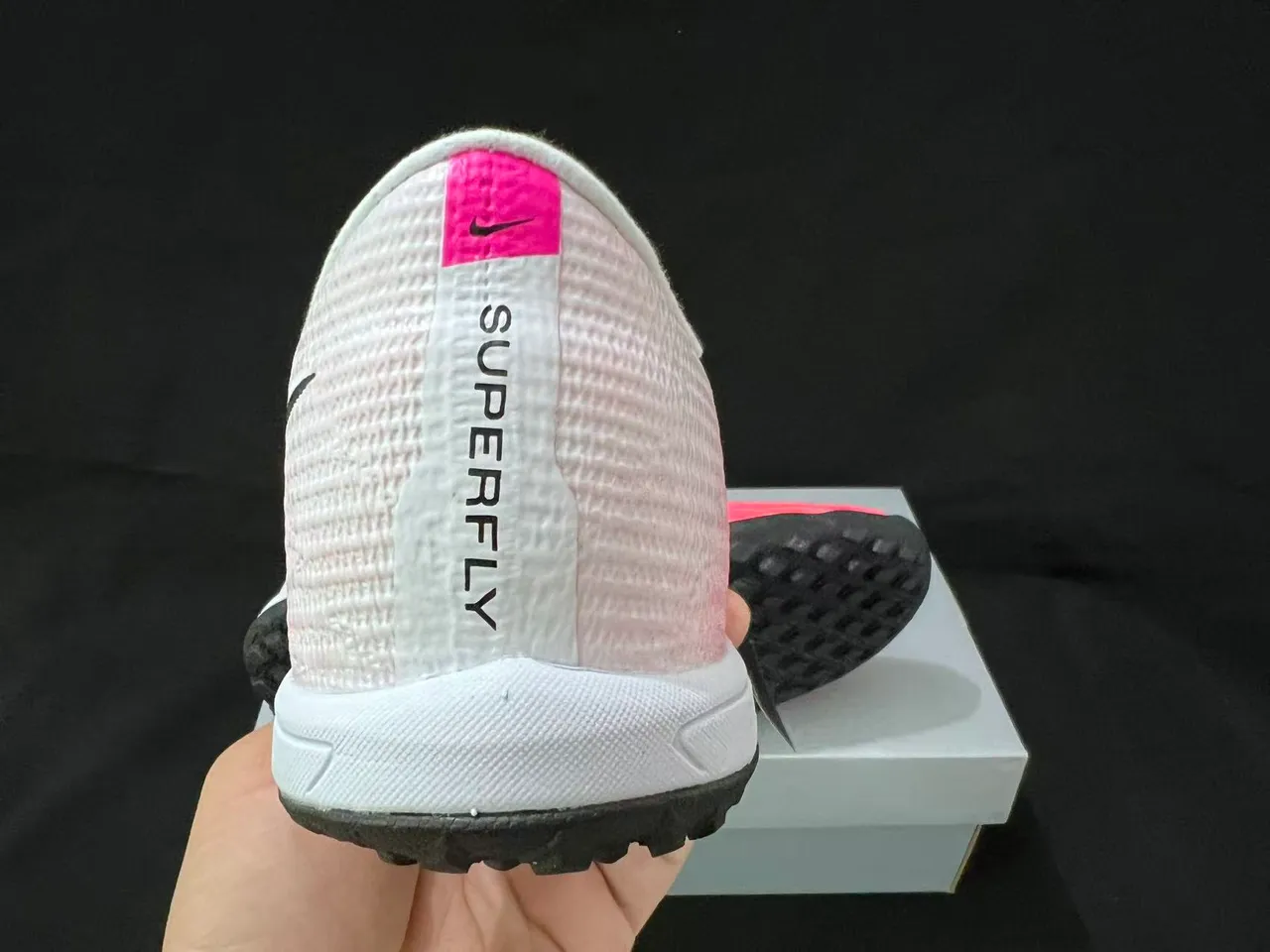 Nike Pink Black Low-Cut Shoe Gradient Knit Upper Turf Soccer Shoes 10