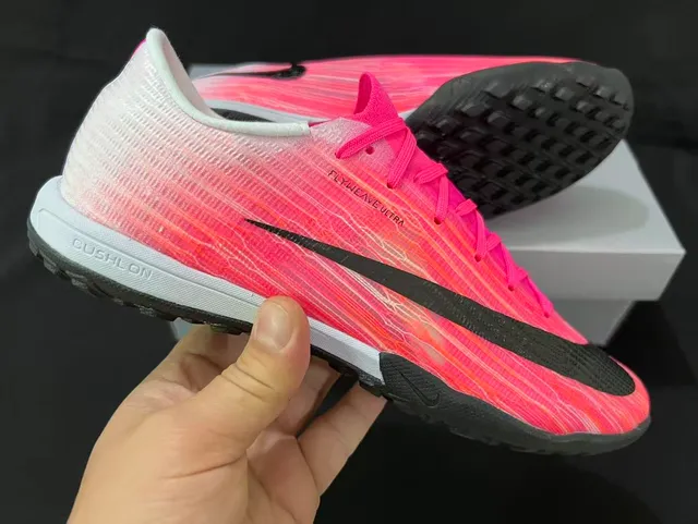 Nike Pink Black Low-Cut Shoe Gradient Knit Upper Turf Soccer Shoes 13