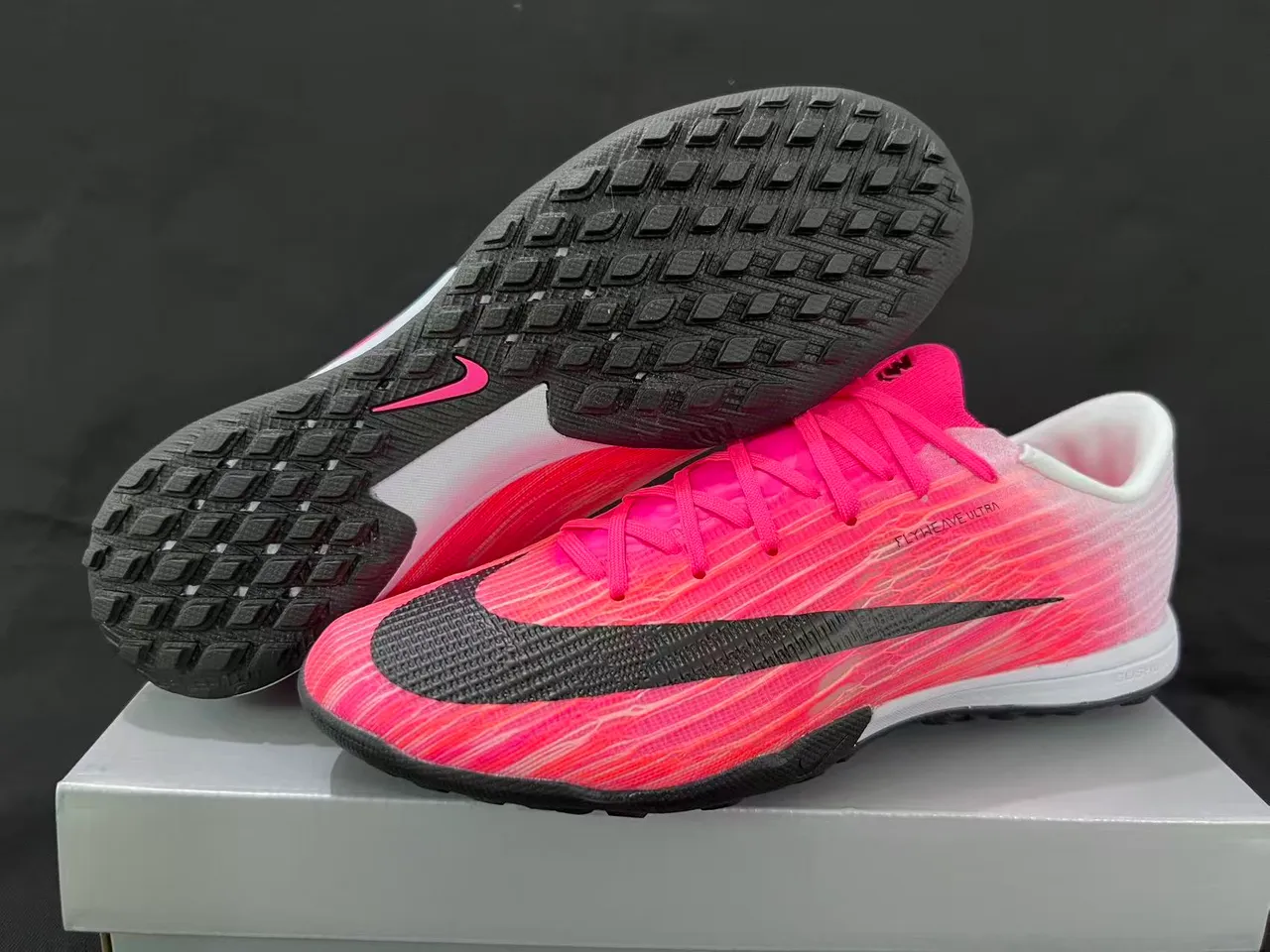 Nike Pink Black Low-Cut Shoe Gradient Knit Upper Turf Soccer Shoes 15