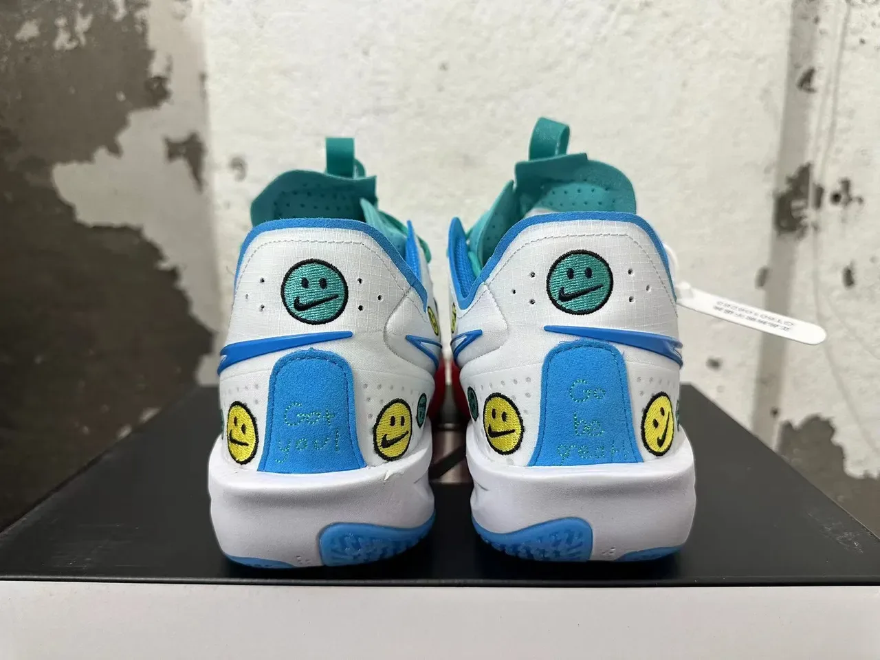 Nike React Phantom White Multicolor Smiley Face Lifestyle Sneakers 2