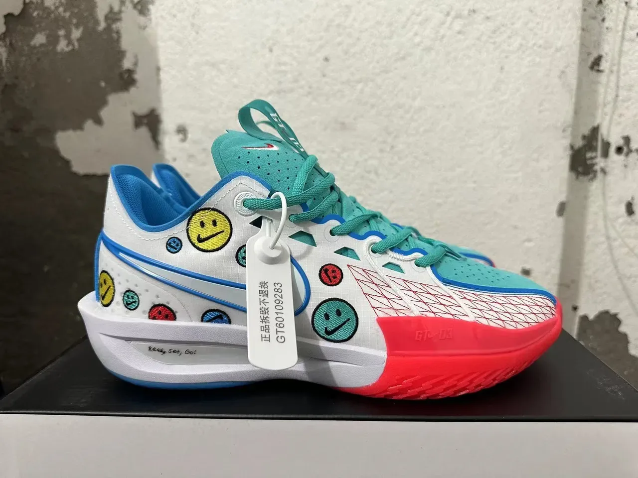 Nike React Phantom White Multicolor Smiley Face Lifestyle Sneakers 4
