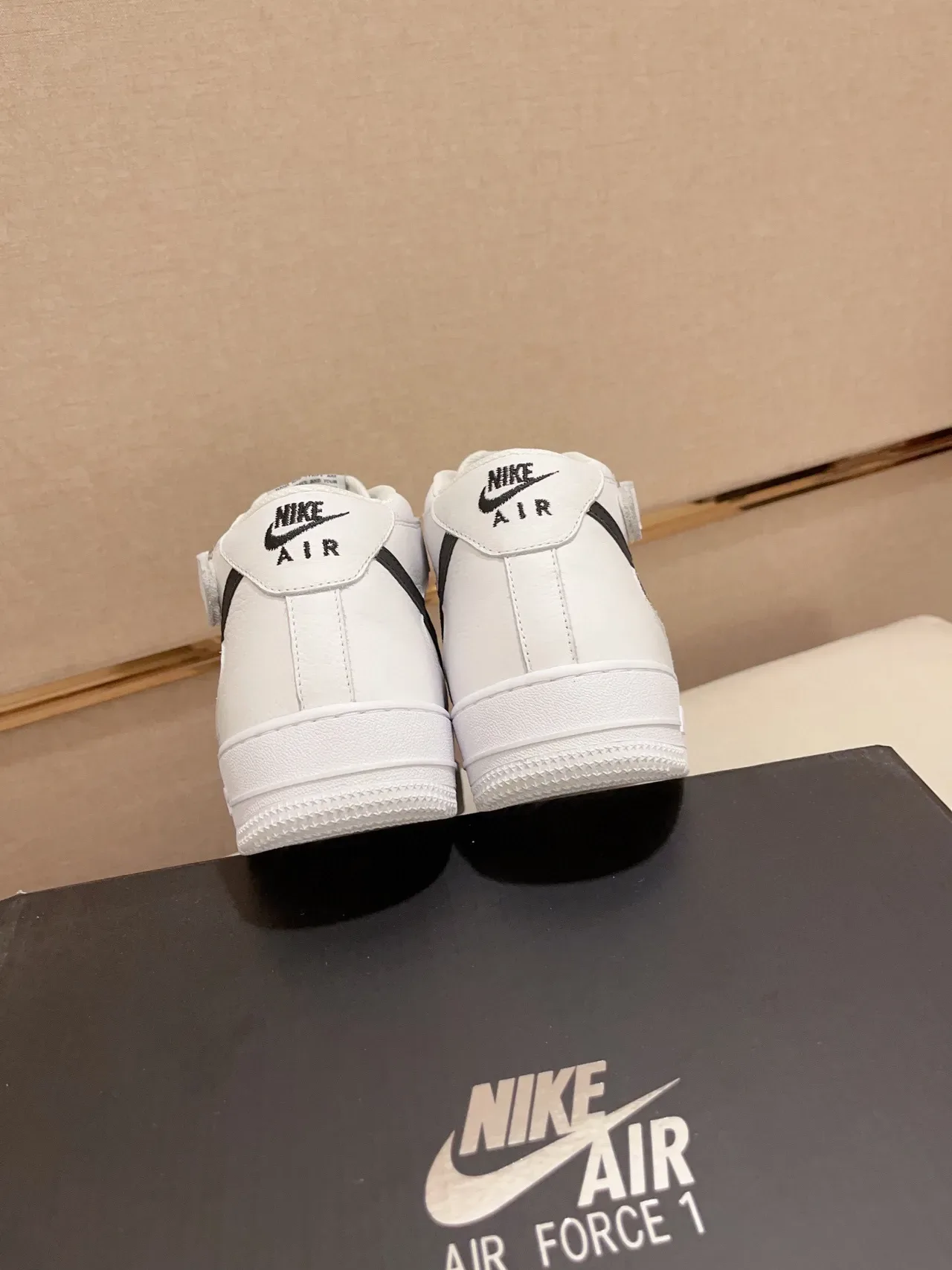 Nike White Black High-Top Leather Upper Lifestyle Sneakers 4