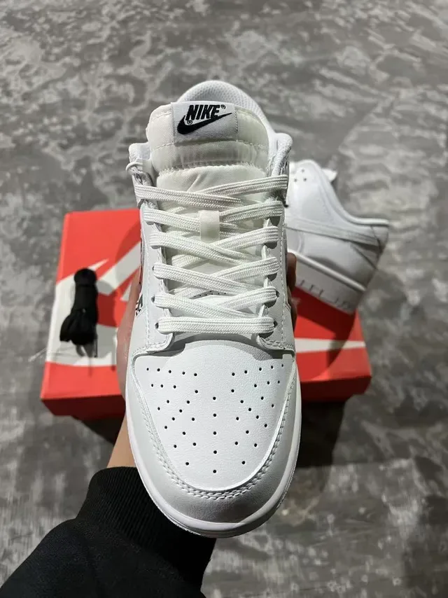 Nike সাদা কালো লো-টপ লেদার আপার লাইফস্টাইল স্নিকার 4