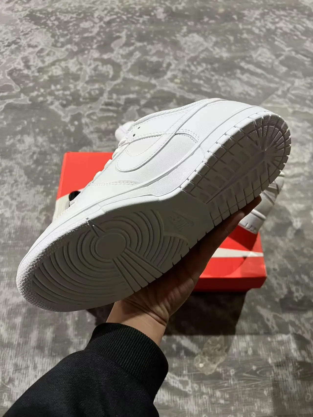 Nike সাদা কালো লো-টপ লেদার আপার লাইফস্টাইল স্নিকার 7