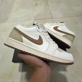 Nike حذاء رياضي أسلوب حياة أبيض وبني لوتوب جلد وسويد بانلينج