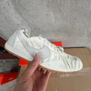 Nike أبيض بني نايلون علوي سووش تونال سنيكرز لايف ستايل